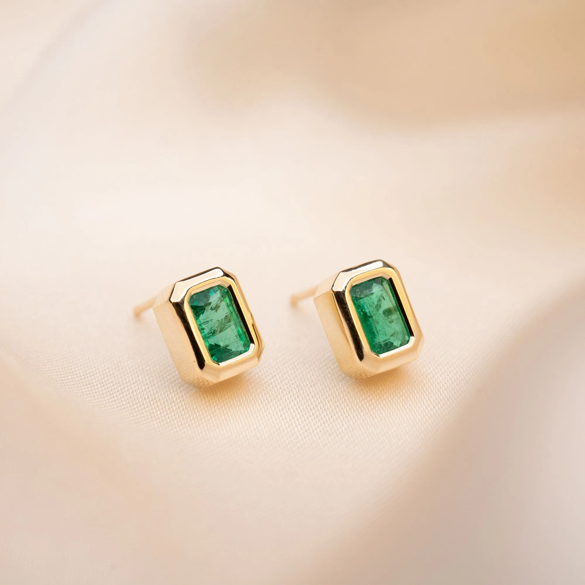 14k Bold Emerald Studs