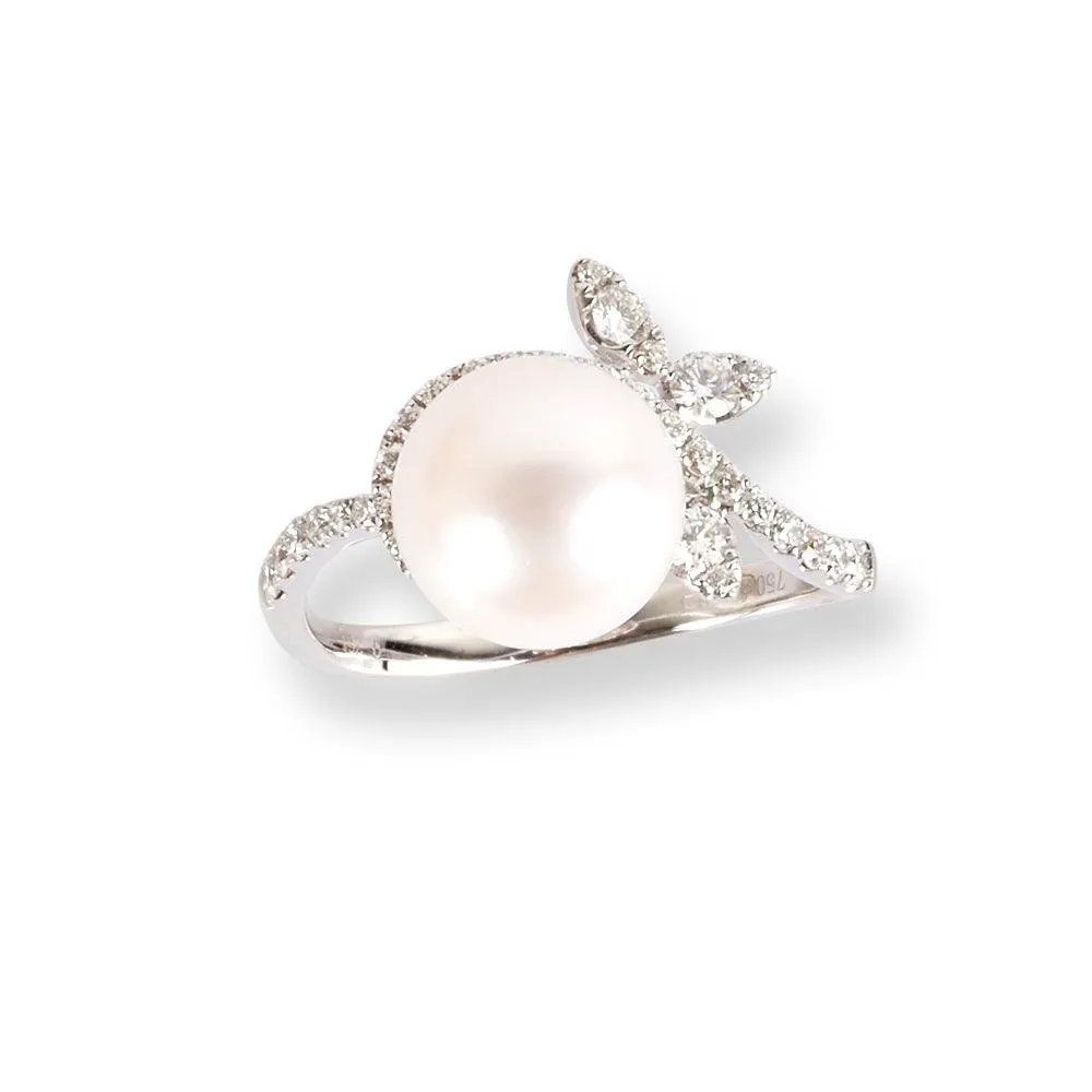 18ct White Gold Diamond & Cultured Pearl Ring LR-6653