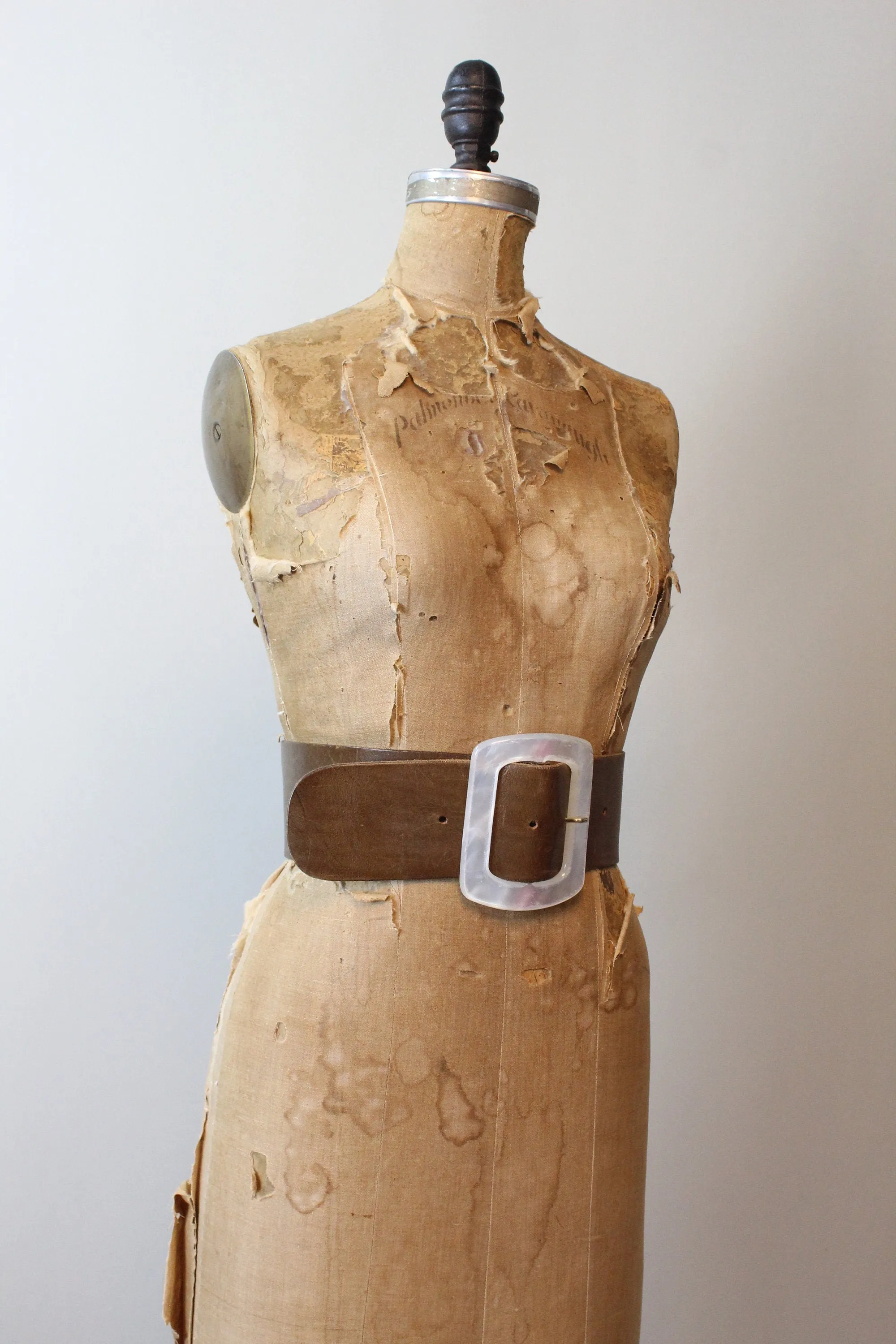 1980s ULTRA WIDE leather LUCITE buckle belt leather medium large | new spring