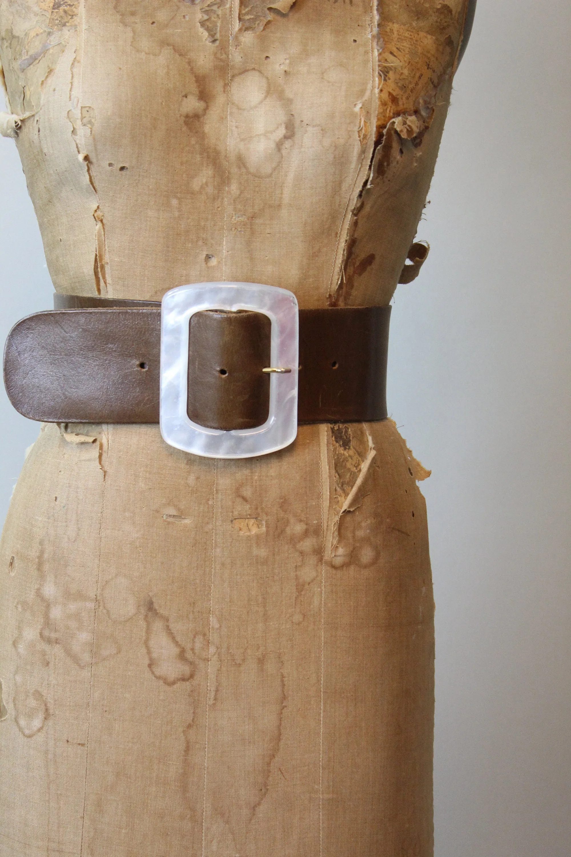 1980s ULTRA WIDE leather LUCITE buckle belt leather medium large | new spring