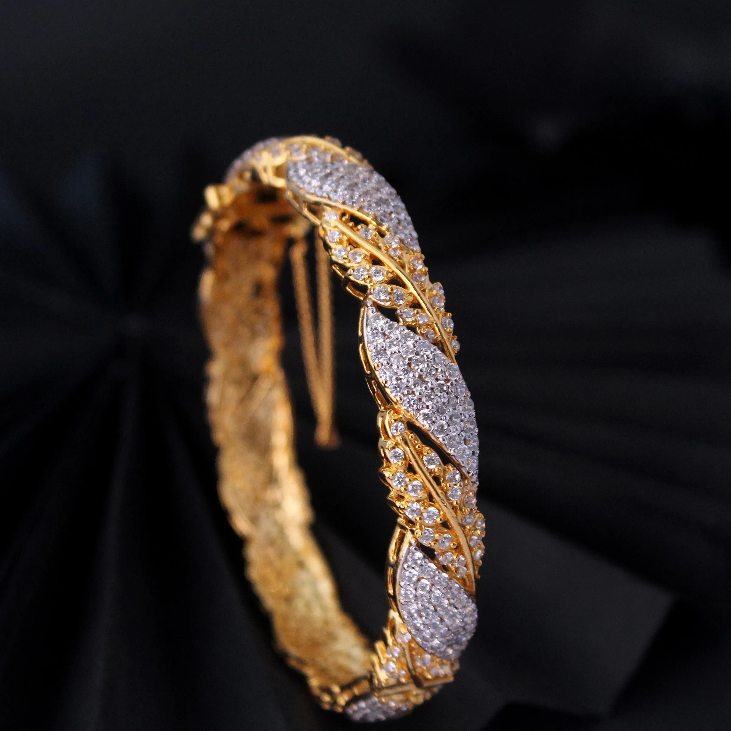 Bangle with Cubic Zircons