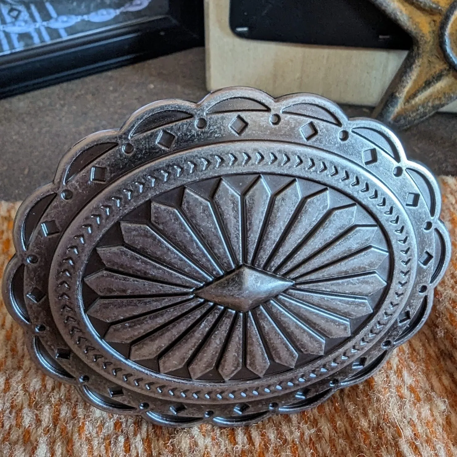 Belt Buckle Aztec Oval by Blazin Roxx  37901
