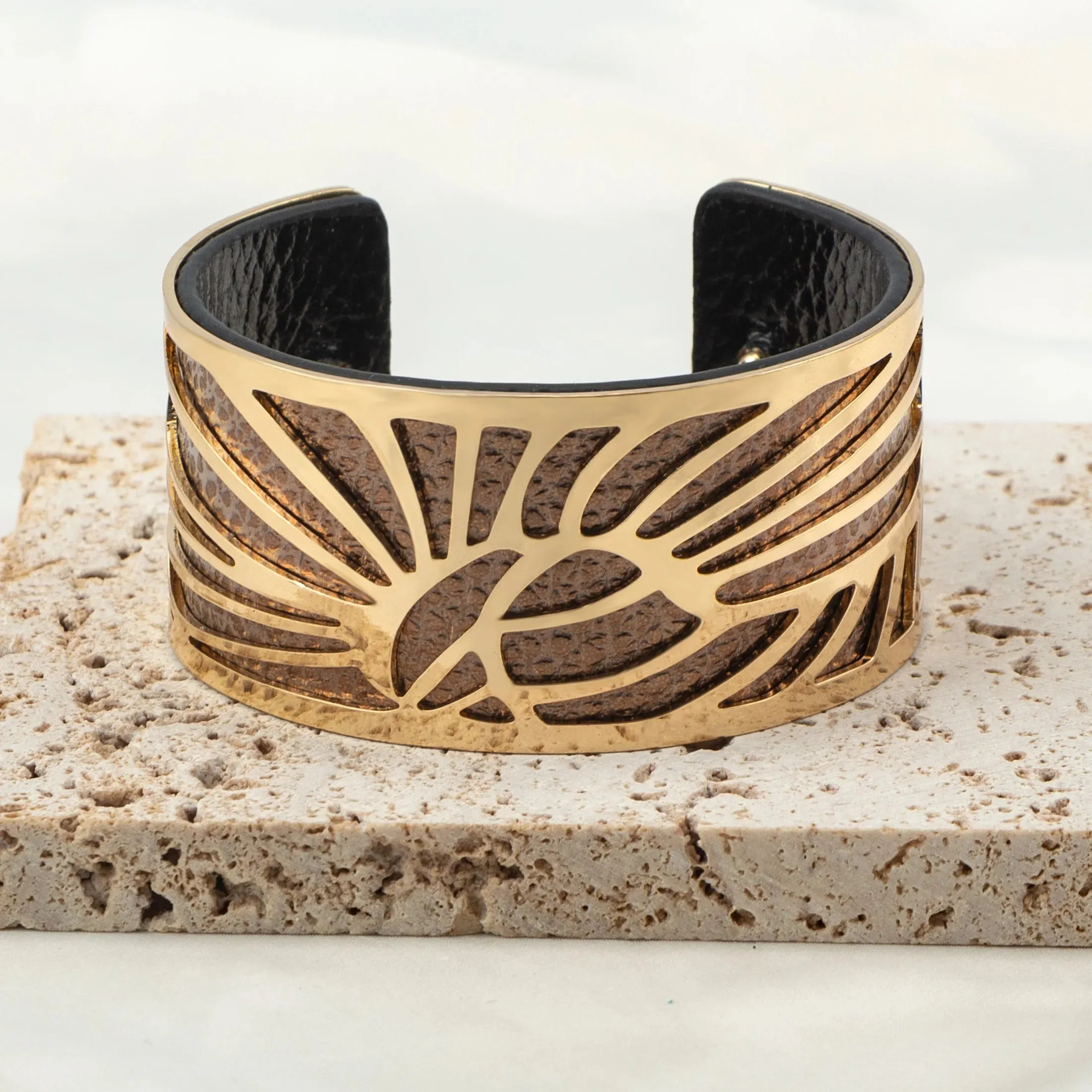 Bracelet hypoallergénique au design graphique moderne & coloré en acier inoxydable (4 coloris/finition argent ou or)