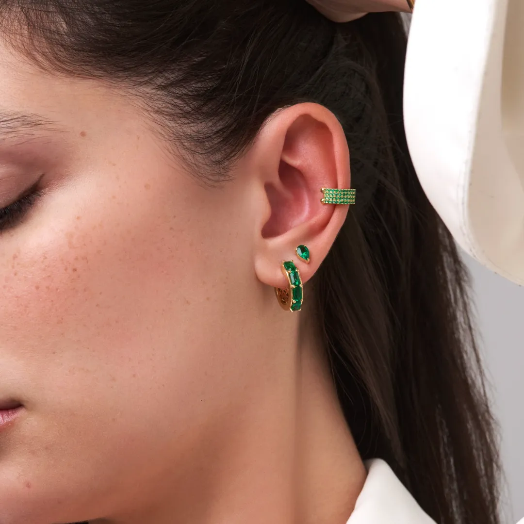 Capri Dreaming® Cici Emerald Gemstone Ear Cuff | 18K Yellow Gold