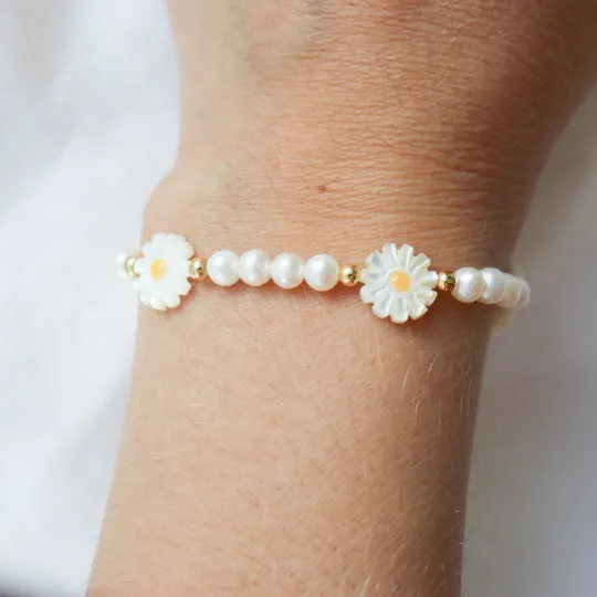 Daisy Pearl Bracelet