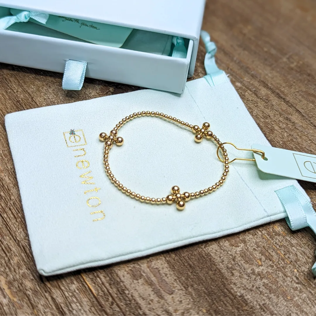 Signature Cross Gold Pattern 2.5mm Cross 4mm