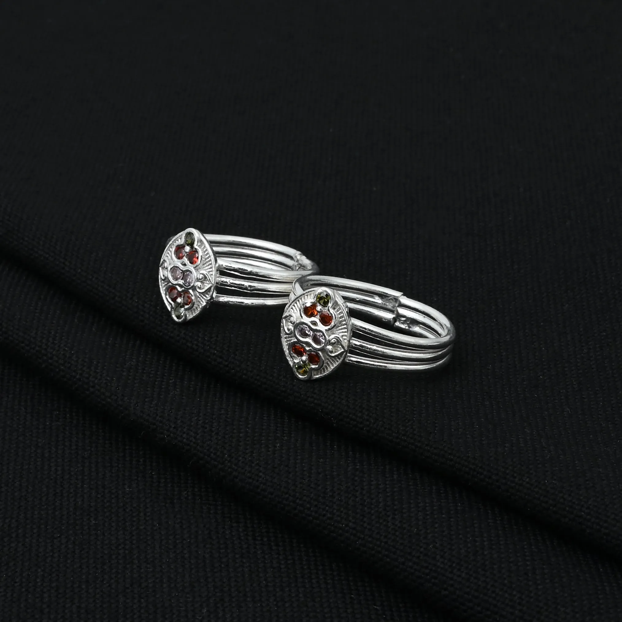 Silver Radiant Minimal Gems Toe Rings