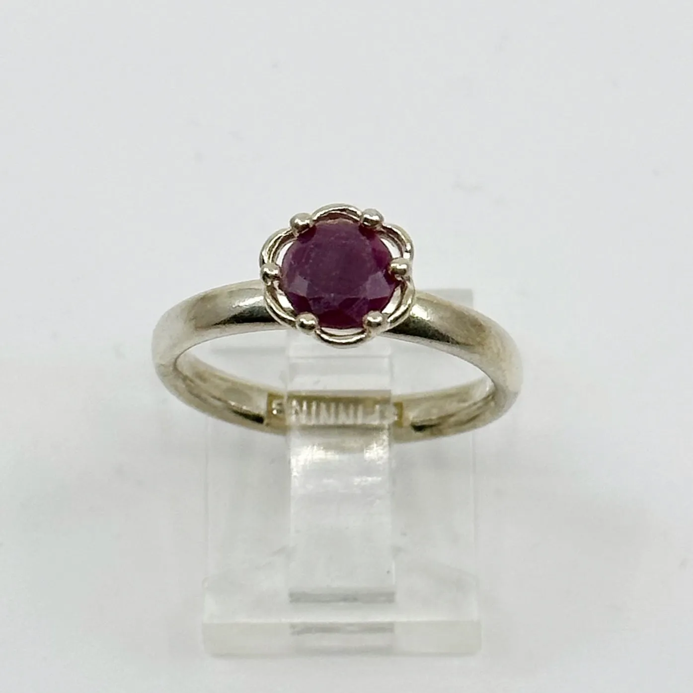 Sterling silver July ruby Ring GM100