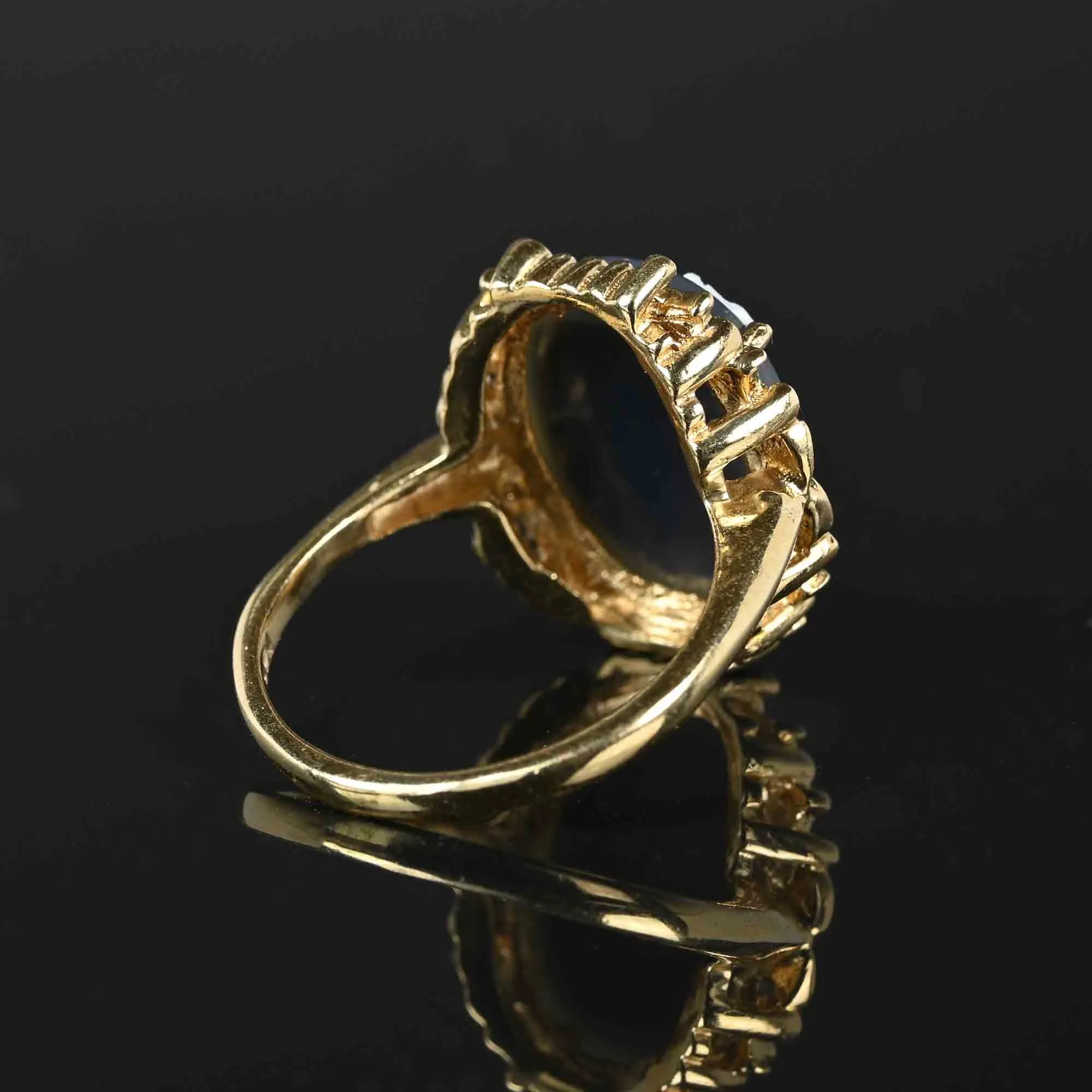Vintage Estate Agate Cameo Ring in 14K Gold