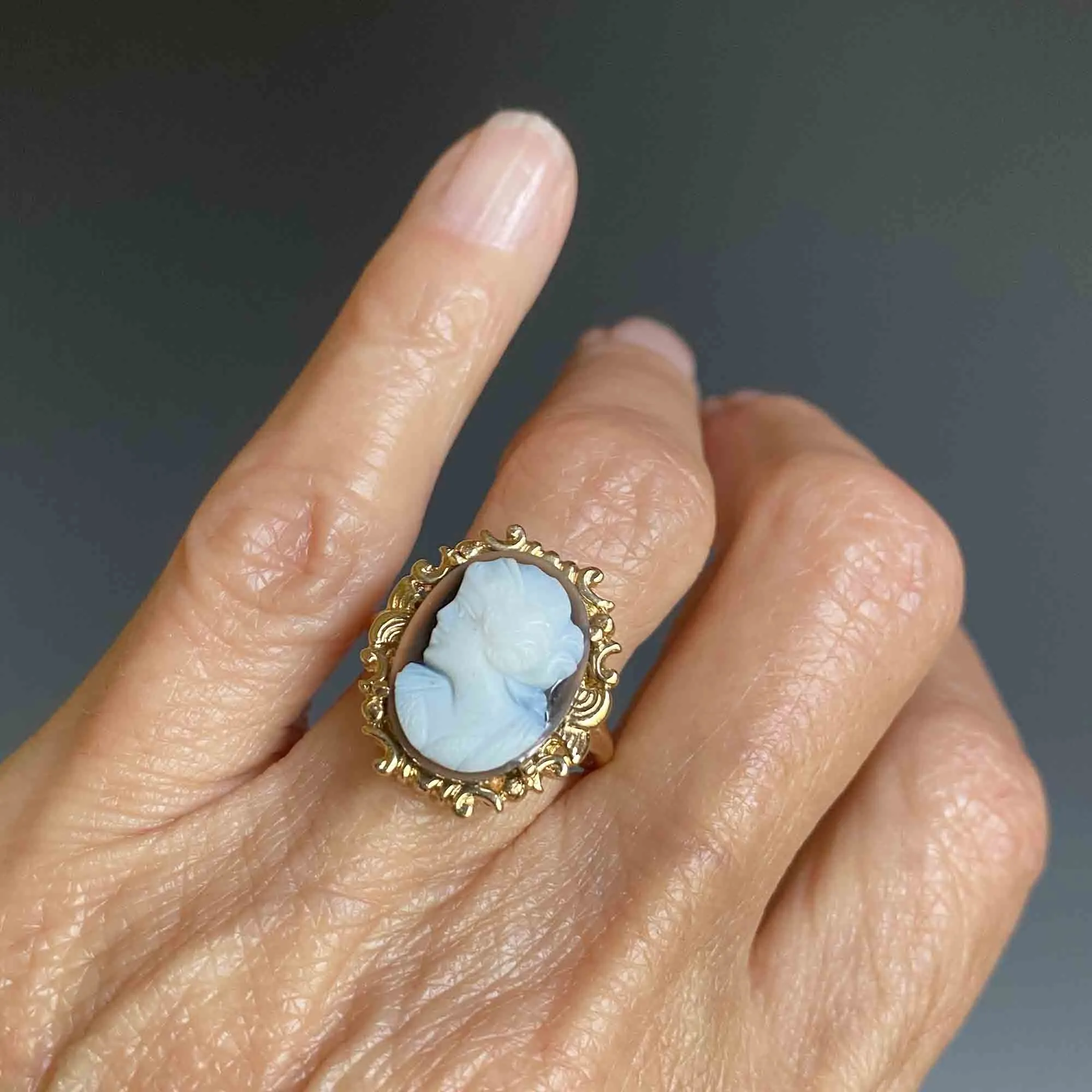 Vintage Estate Agate Cameo Ring in 14K Gold